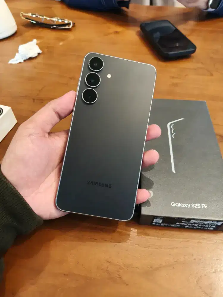 Samsung s25 FE 8/256gb fullset super like new