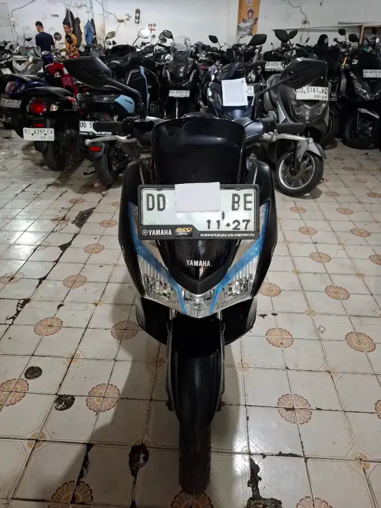 Yamaha Lexi 125cc 2022 hitam BE