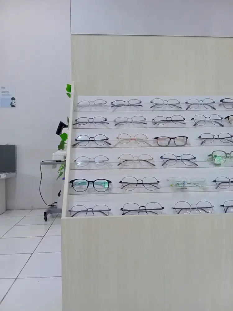 Lowongan kerja Customer Service di Optik