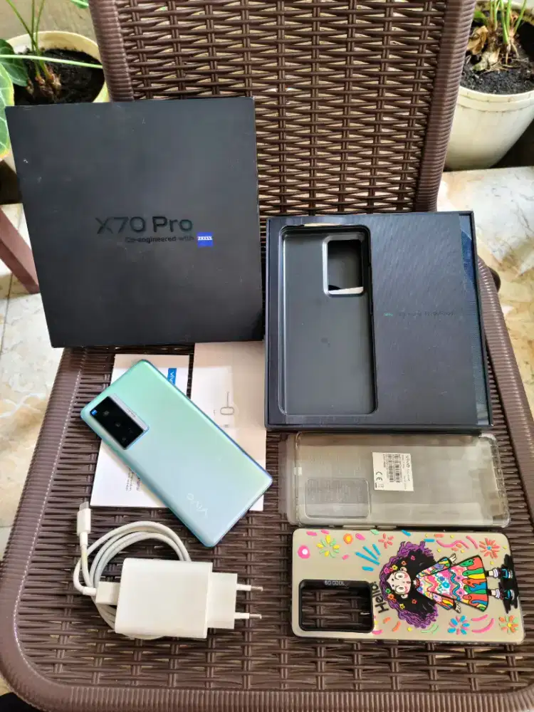 Vivo X70 Pro 12/256 Aurora Dawn Fullset Like New!