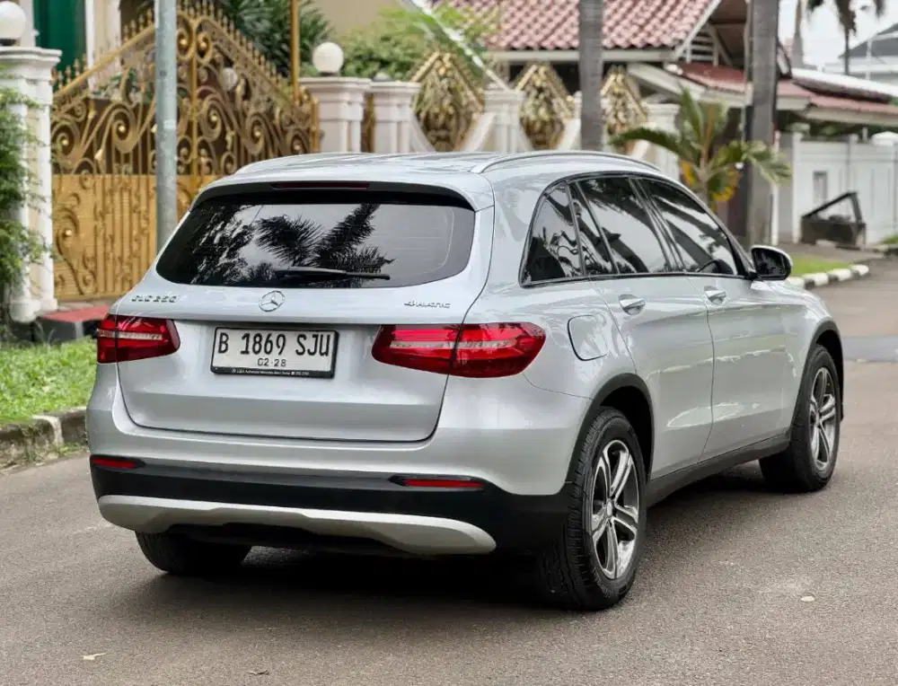 Mercy GLC 250 2017 Abu-Abu Metalik 2018  Crv turbo
