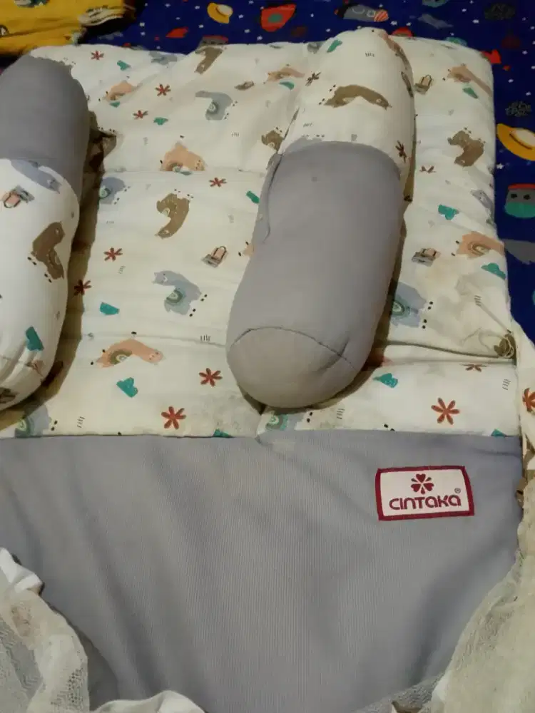 Tempat tidur kelambu Bayi