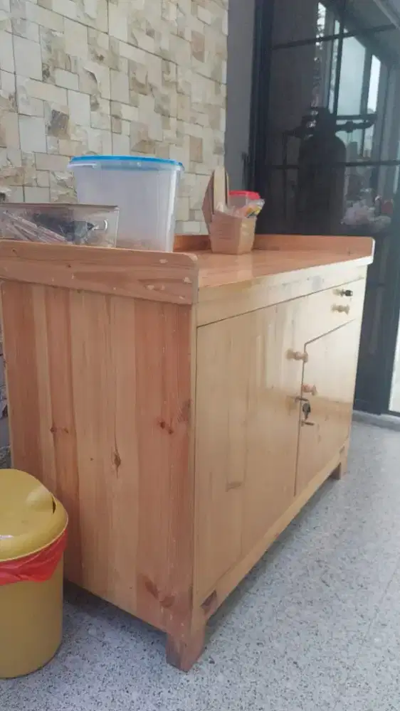 Meja untuk jualan