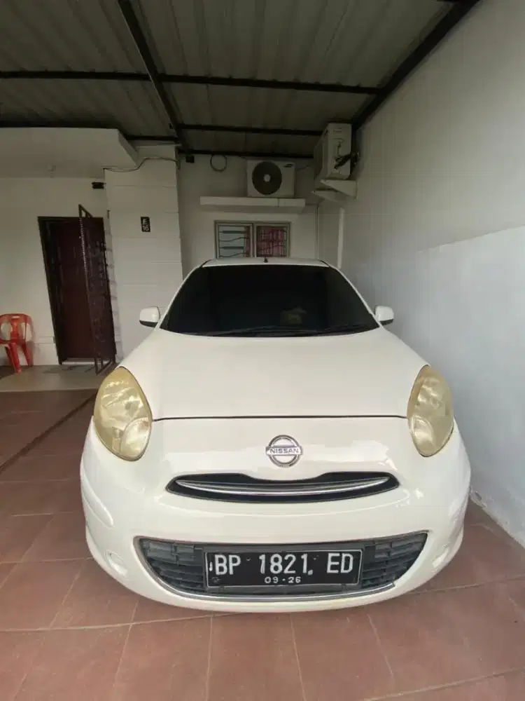 Dijual nissan march 2011 A/T