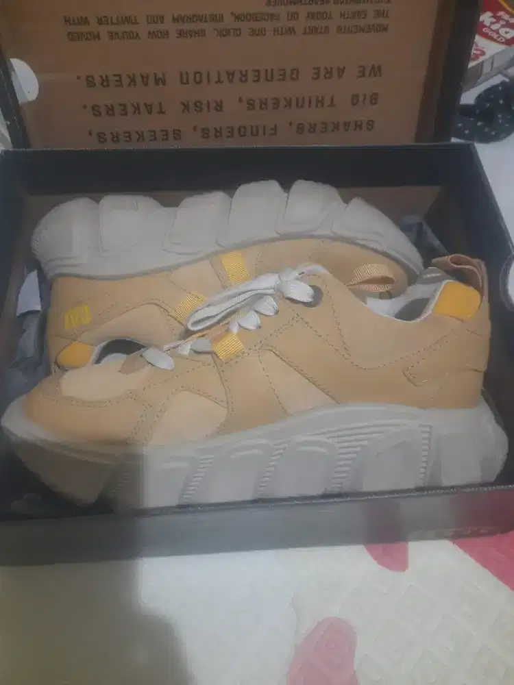Sepatu Sneaker tambang CAT catepillar bnob