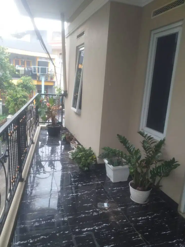 Rumah 3 Lantai Siap Huni Di Awiligar Bandung
