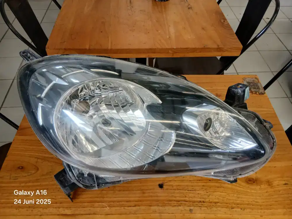 Headlamp Kanan Honda Brio 2014