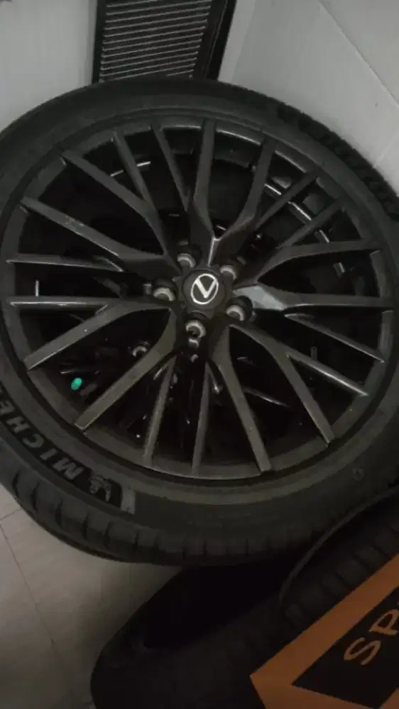 255/45R 20 ban mbl kondisi 99 %
