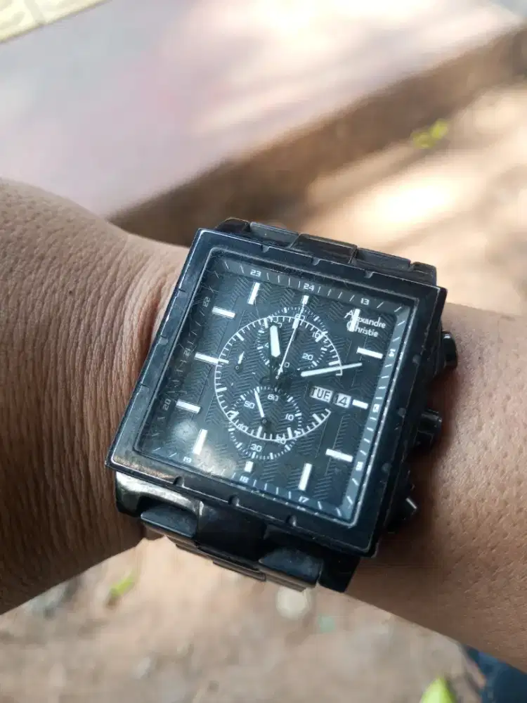 Jam tangan bekas Aleksander cristi