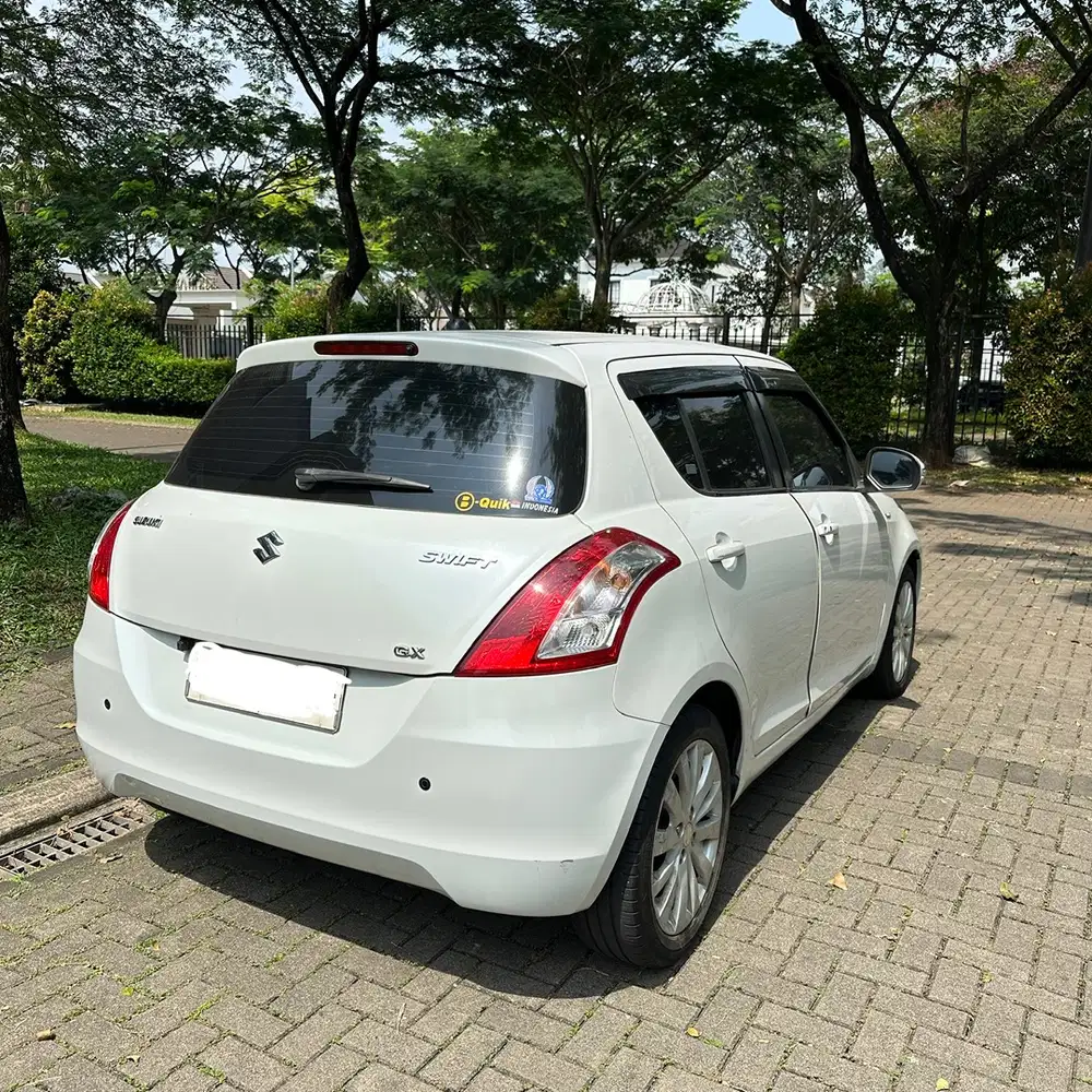 Dijual Mobil Suzuki Swift GX - AT CBU