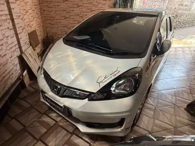 LOW DP Honda Jazz 1.5 E Bensin-AT 2014 SYY