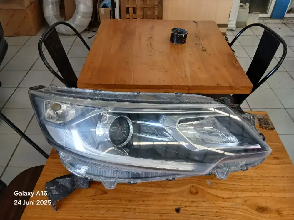 Headlamp Kanan Honda BRV 2016