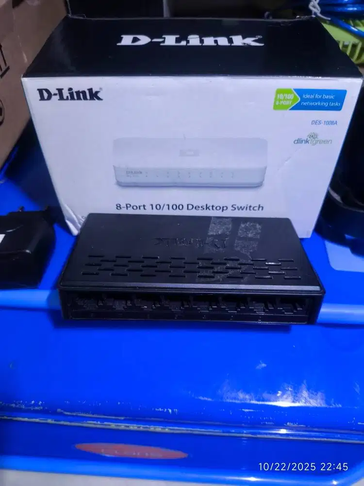 SWITCH HUB DLINK D-LINK DES-1008A BEKAS