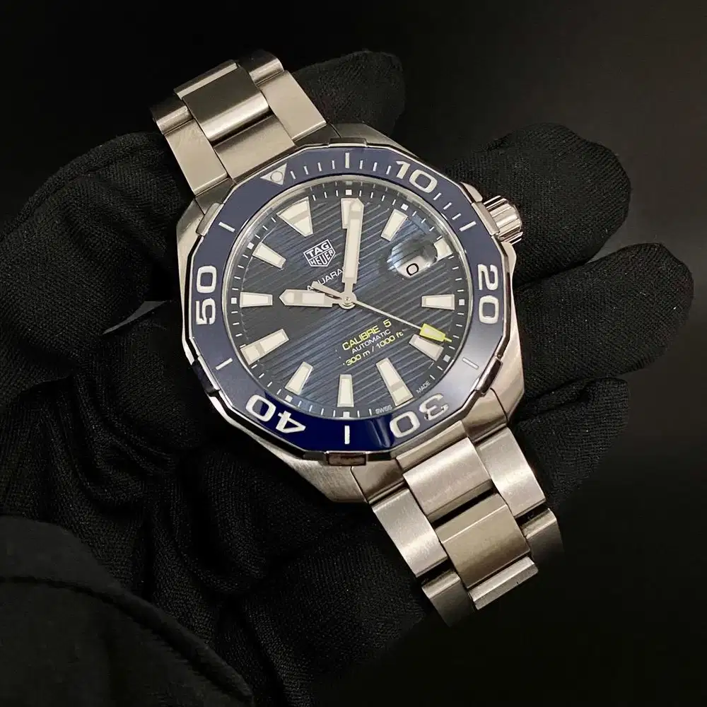 TAG Heuer Aquaracer 300M Calibre 5 43mm blue ceramic bezel