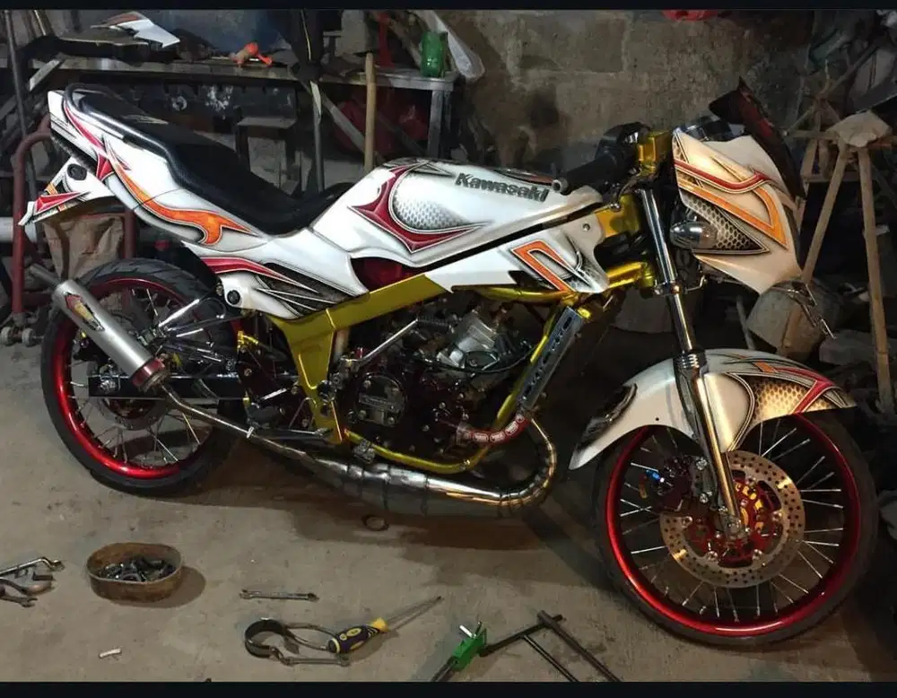 DIJUAL MOTOR KAWASAKI NINJA R 150cc
