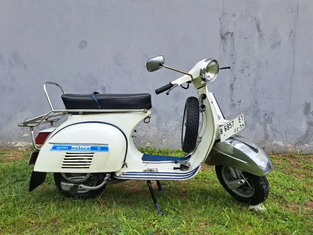 Vespa sprint veloce bagol 1974 01/02