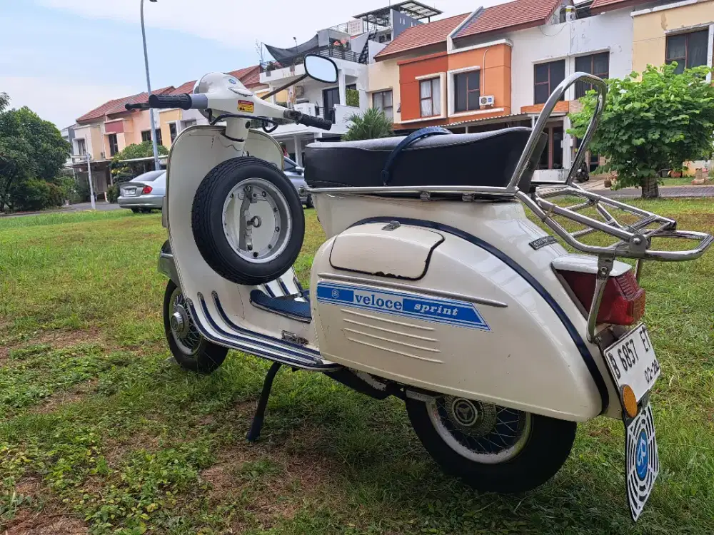 Vespa sprint veloce bagol 1974 01/02