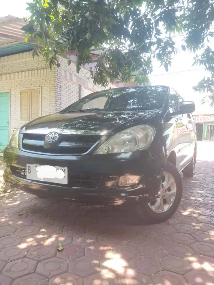 Kijang Innova 2.0 V AT 2005 Istimewa