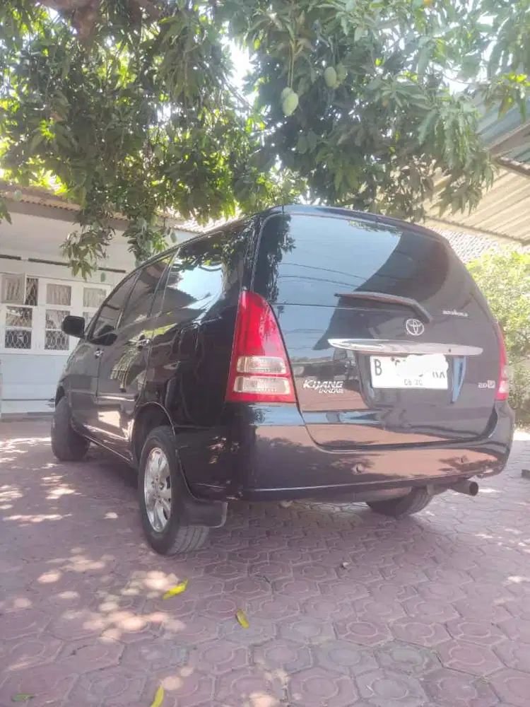 Kijang Innova 2.0 V AT 2005 Istimewa