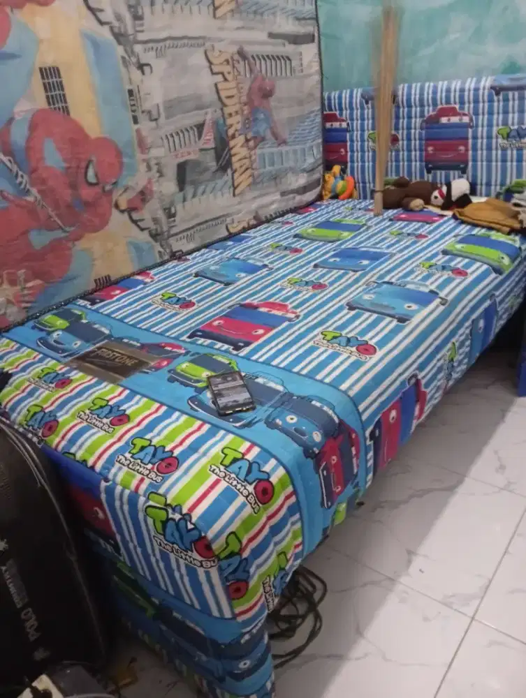 Dijual cepat, kasur dan ranjang tempat tidur