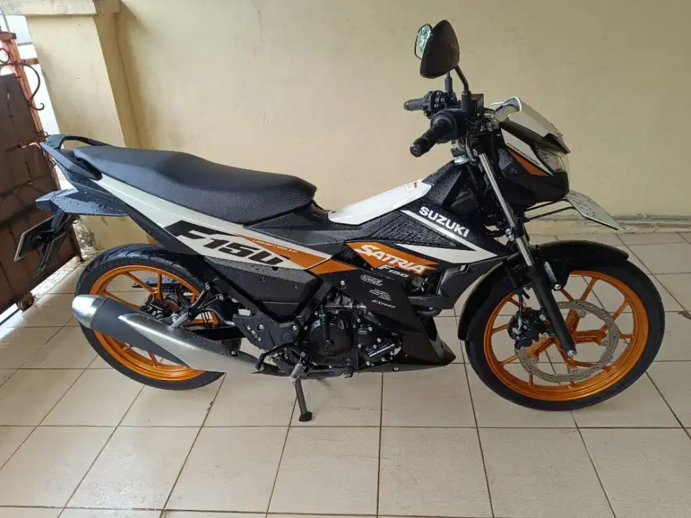 Jual motor Suzuki Satria f 150 cc FI SE