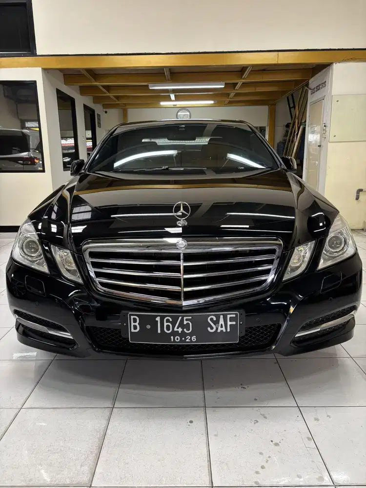 MERCY E250 AVANTGARDE TAHUN 2011 HITAM