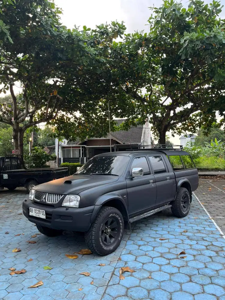 Bismillah, S BU Mobil Unit Langka Strada L200 Double Cabin 2005