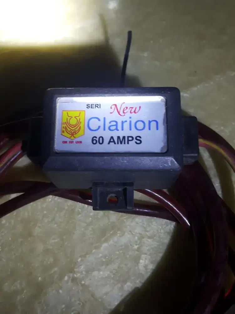 Kabel power plus sekring dan peredam desis dari mesin merk Clarion