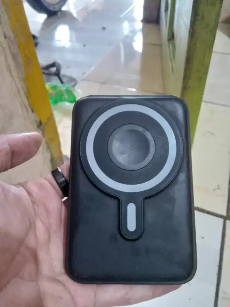 Mezone  wirelees power bank magnetic 10000 MAH