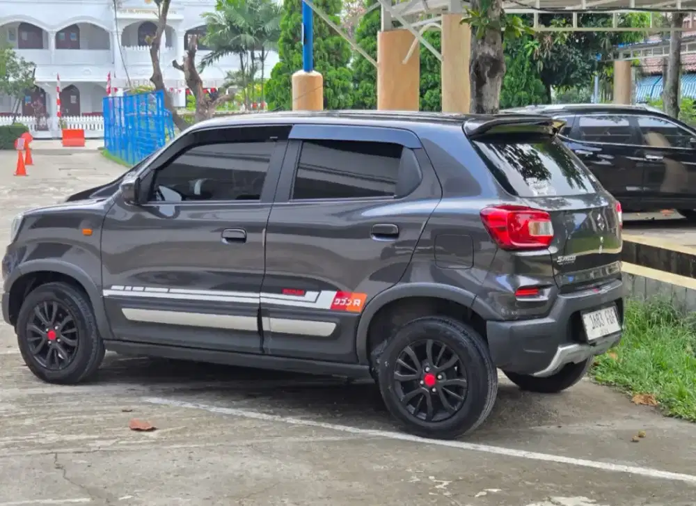 Suzuki Spresso abu2 tahun 2023
