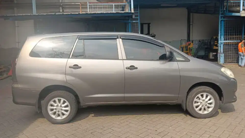 Dijual Toyota Kijang Innova J 2009 – Manual, Pajak Panjang sampai 2029
