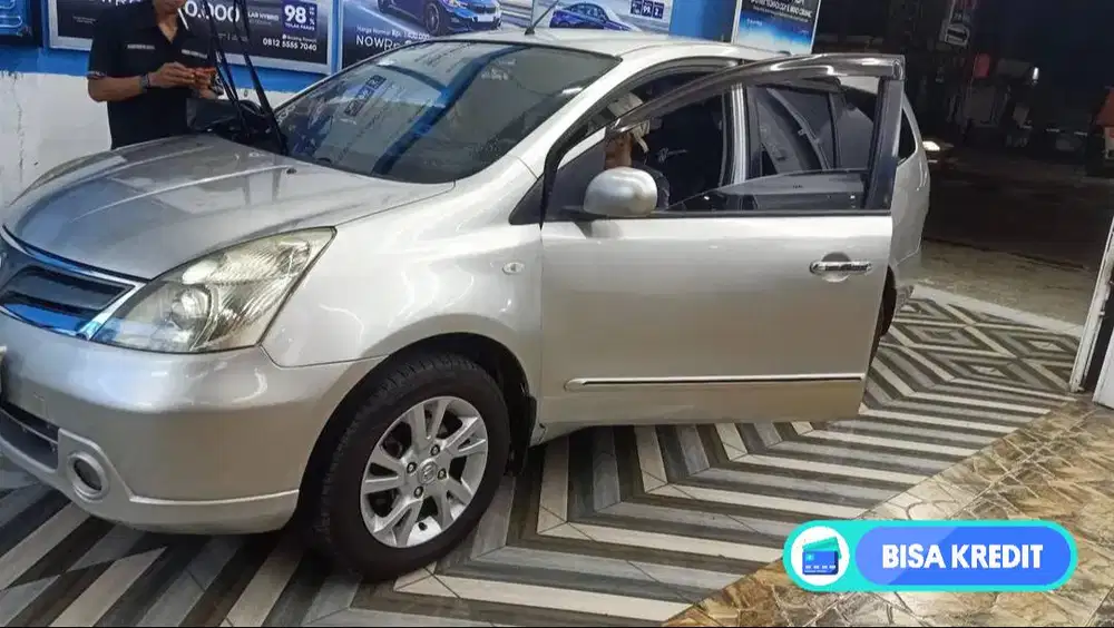 Nissan Grand livina 2012 Bensin