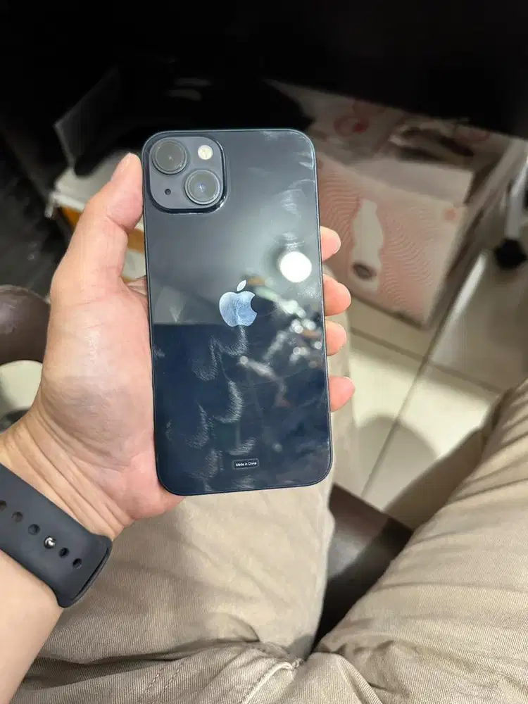 Iphone 13 128 ibox istimewah garansi on plus garansi asuransi 1tahun