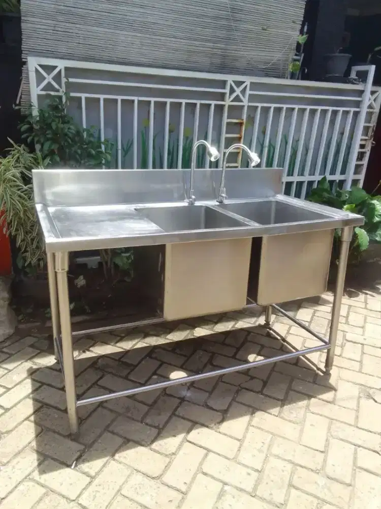 Double sink sisi kiri