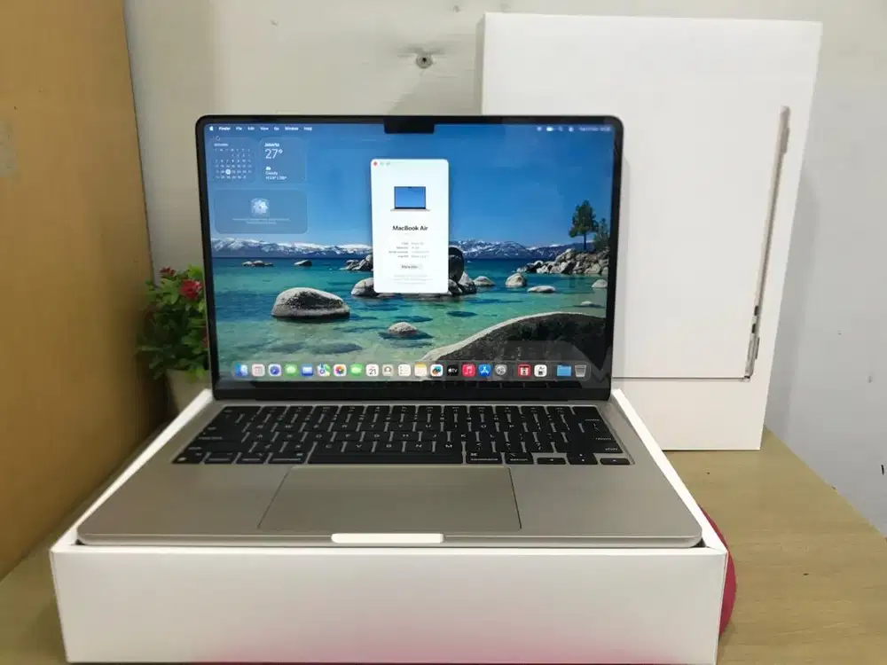 MacBook Air M2 13-Inch 16/256 Gb IBOX Garansi ON
