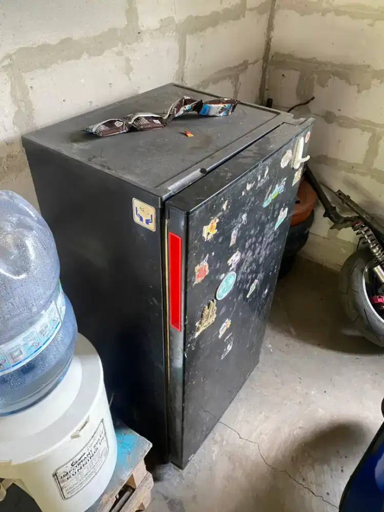 Kulkas Aqua 1 pintu