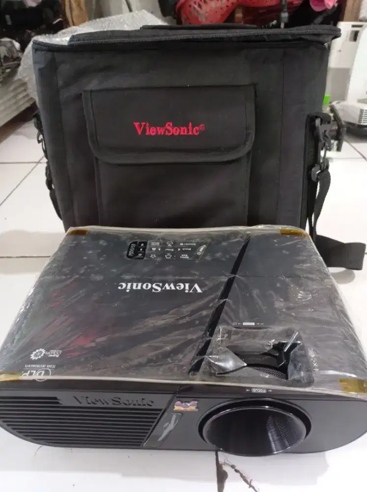 Viewsonic PJD5153 - Proyektor Terang, Jam Lampu Rendah 37 Jam