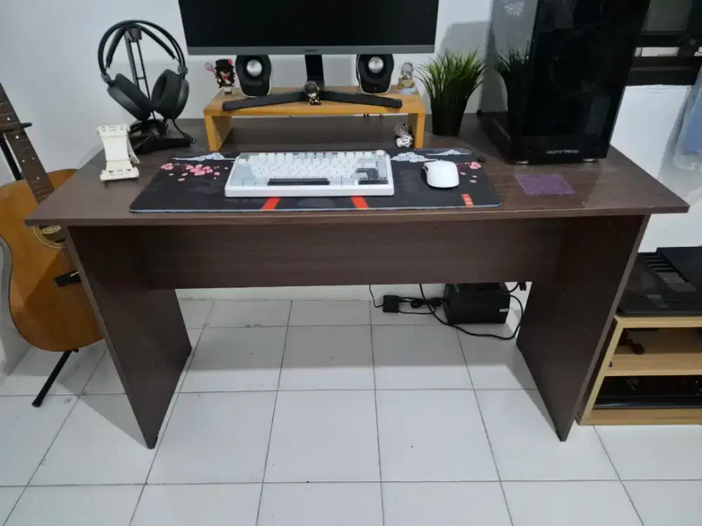Meja Kerja/Meja Komputer