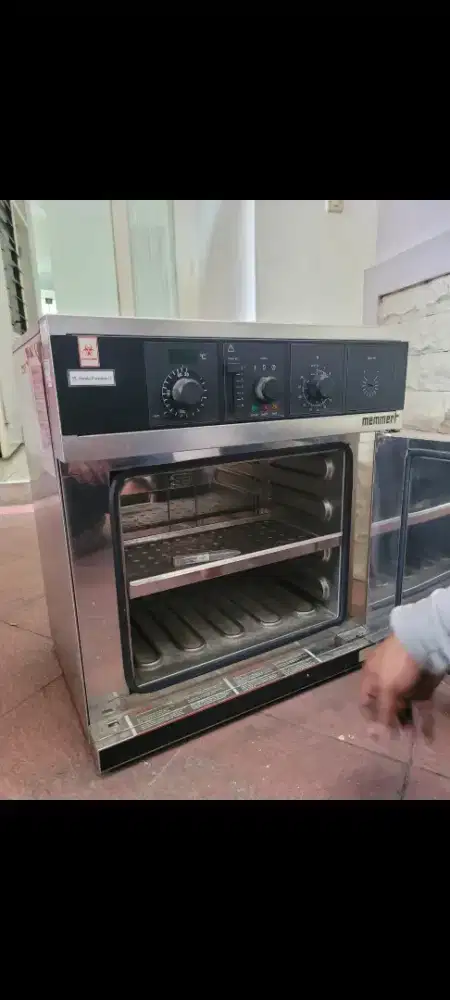 Oven Memmert um200