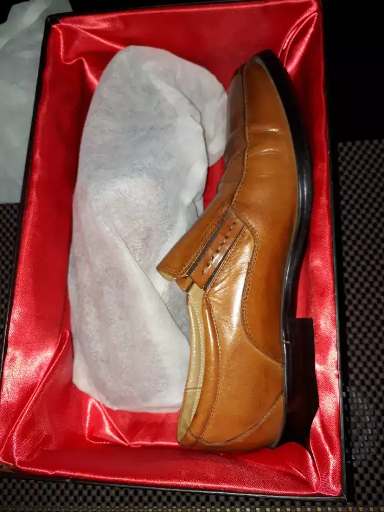 Sepatu kulit PIERRE CARDINE size 39 warna sesuai di iklan