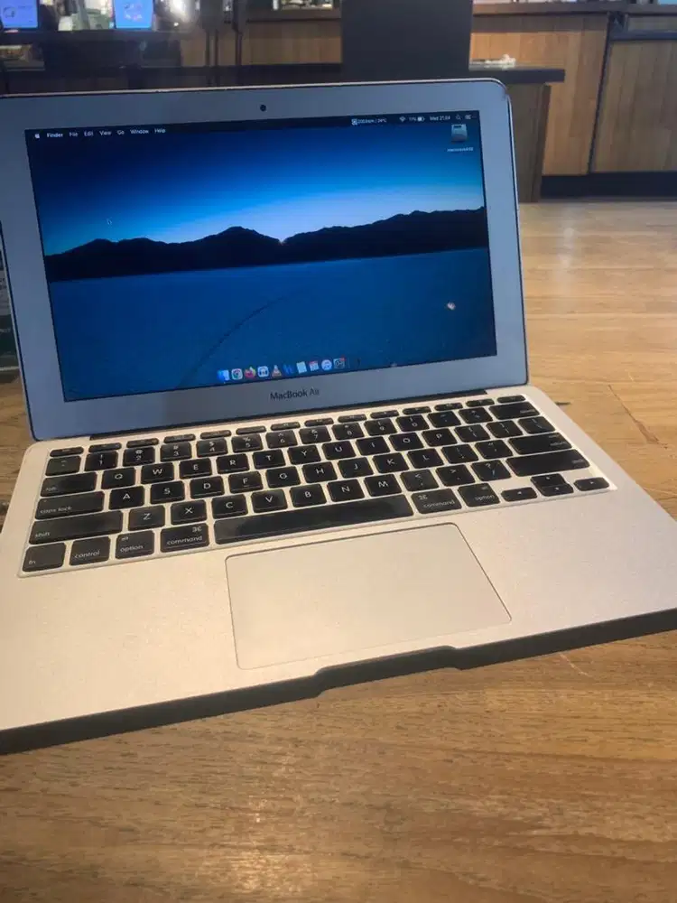 Macbook air 2010 11inch 2/64