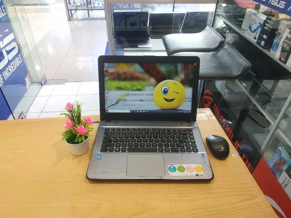 JUAL LAPTOP ASUS X441S CELERON RAM 2GB SSD 128GB+HDD 500GB