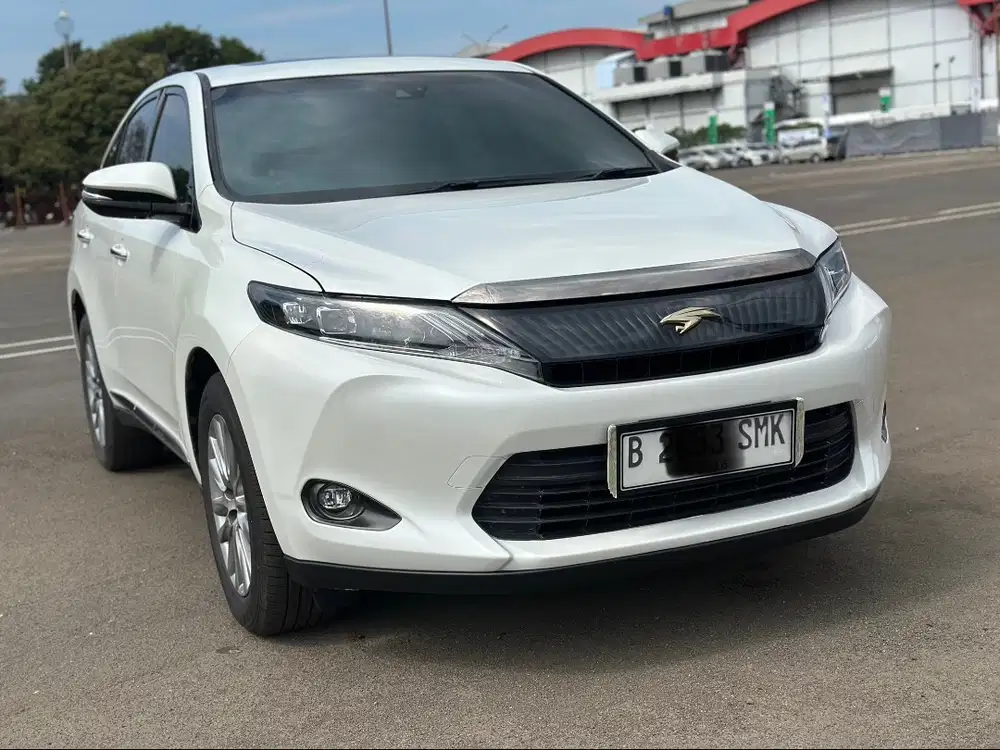 MOBIL NYAMAN HARGA MURAH!! TOYOTA HARRIER 2.0 AUDIOLESS AT PUTIH 2015