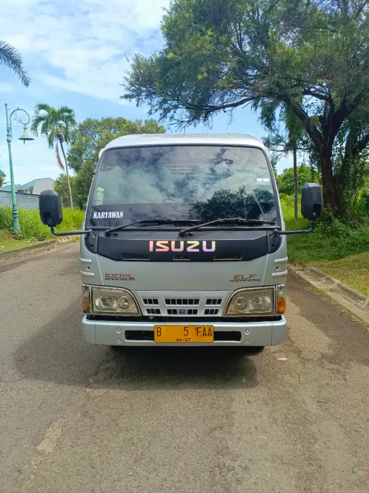 Isuzu elf minibus 2012 new armada