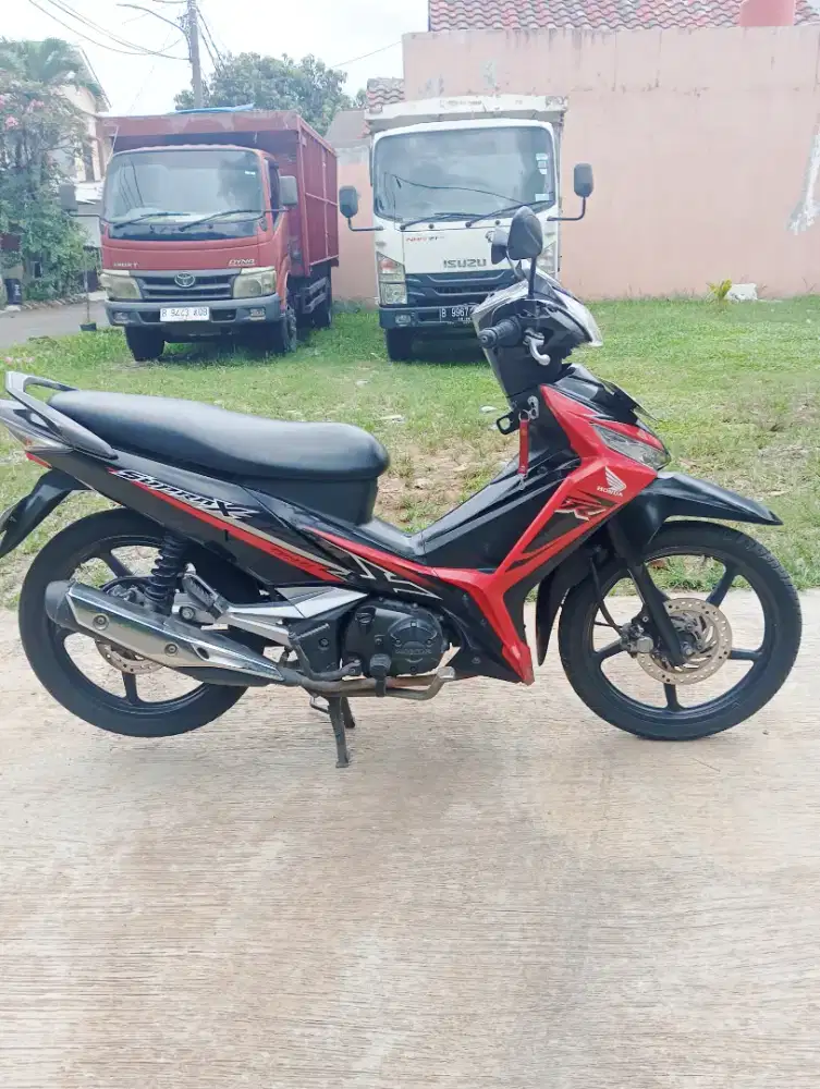 Honda Supra X 125 Fi CW DD 2018 fulori mulus mesin alus pajak panjang