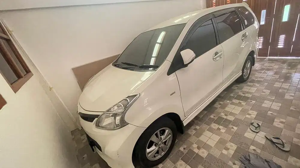 Bismillah dijual mobil istimewa avanza veloz 2012