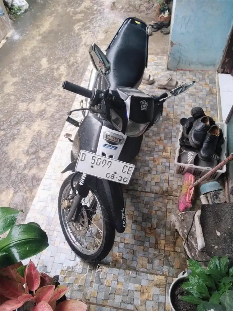 sepeda motor yamaha crypton 2001 kondisi mulus dan prima