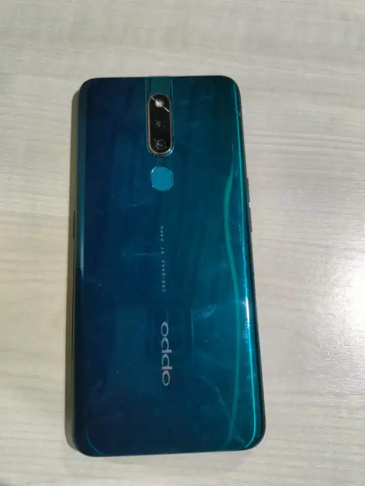 Oppo f11 pro. Hp batangan.