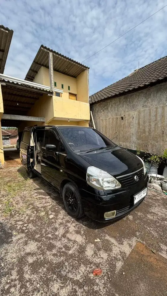 Serena C24 CT 2008 Hitam