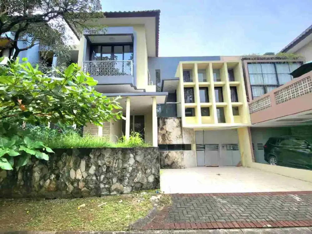 Rumah bagus dan cantik di area premium bintaro sektor 7 siap huni 0390